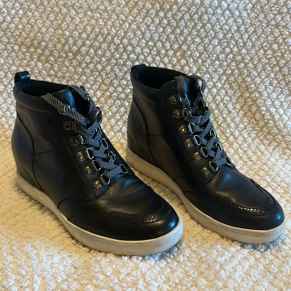 Vionic Jordy boots!